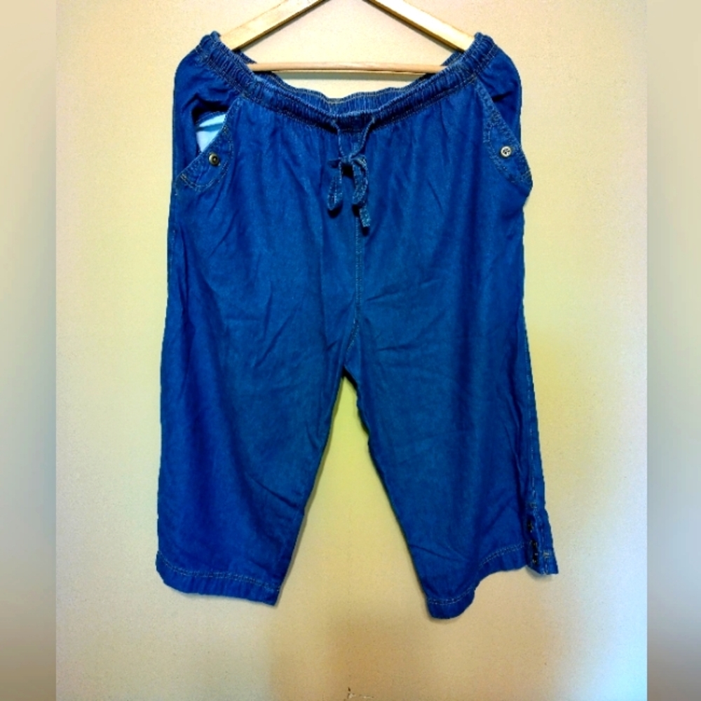 Gloria Vanderbilt elastic waist Capri pants